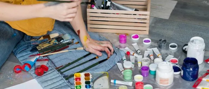 Can You Bring Paint On A Plane Through TSA